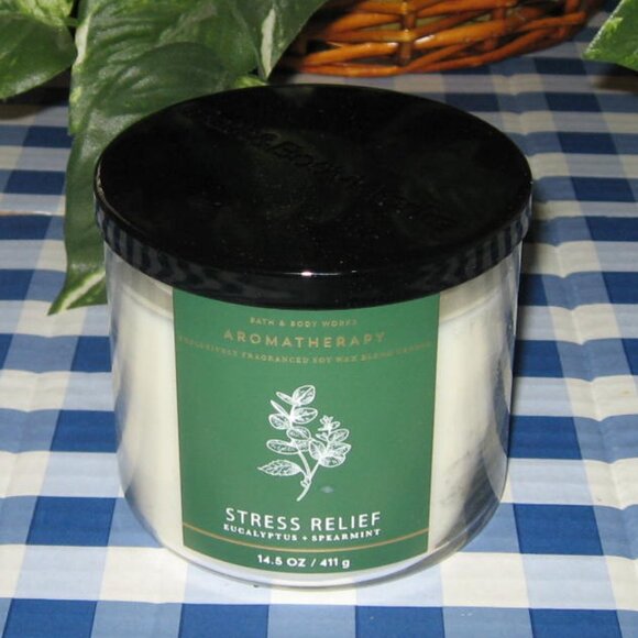 BBW Aromatheraphy Eucalyptus Spearmint 3 Wick Candle   Stress Relief NIB - Picture 1 of 6